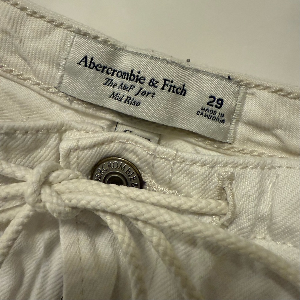 Abercrombie Mid Rise Jort, sz 29 - Picture 8 of 9